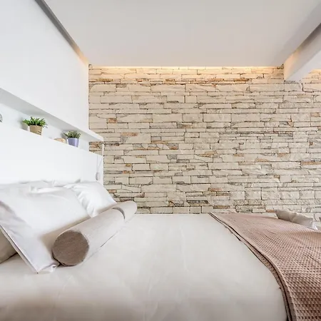 아파트 The Colourful Land Syrma