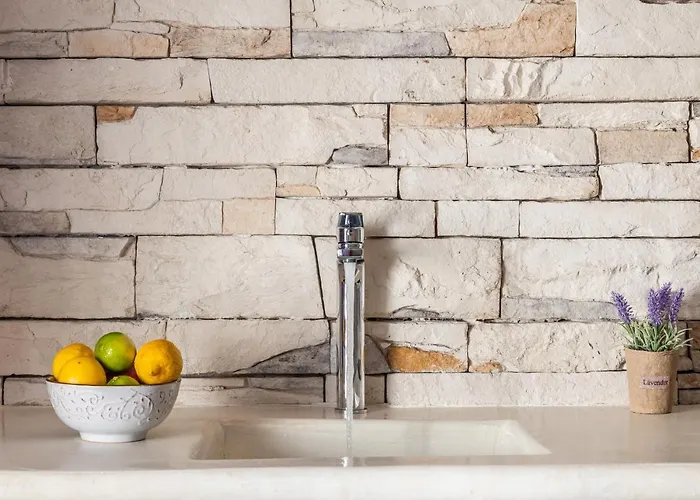 아파트 The Colourful Land Syrma